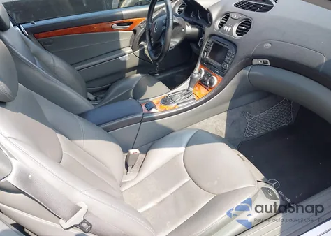 2005 Mercedes-Benz Sl 500 z USA, uszkodzony, nr VIN WDBSK75F25F088450